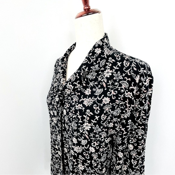 N Touch Floral Button Down Shirt Blouse. Rayon Ploy Blend. Black and Beige. - Picture 3 of 5